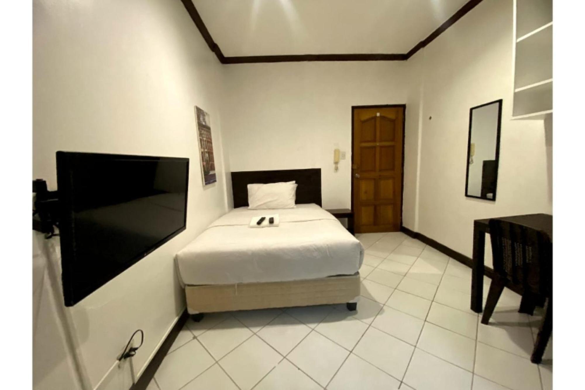 Oyo 857 City Stay Inns Makati Avenue Makati City Buitenkant foto